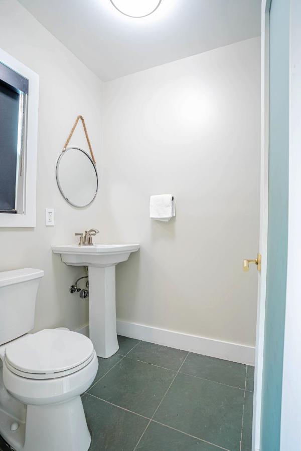 Serene 1 Bed Guest House With Patio Sleeps 6 洛杉矶 外观 照片
